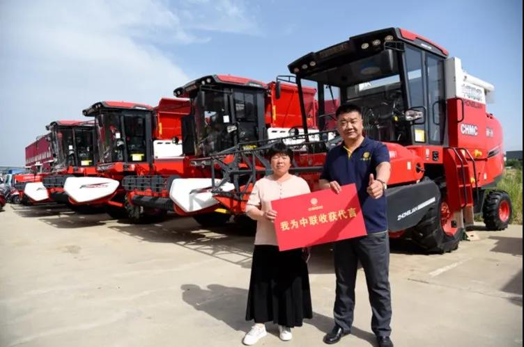 尤美玲:經(jīng)濟(jì)效益高是用戶爭相搶購買中聯(lián)收獲花生機(jī)的主要原因