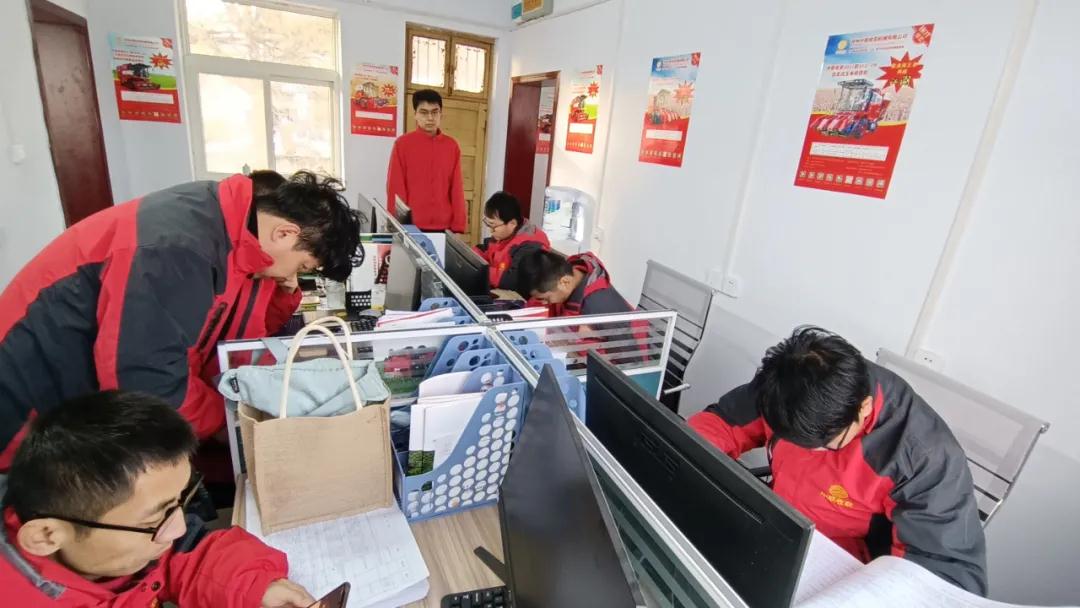 鄭州中聯(lián)電子商務(wù)部部長(zhǎng)吉平:服務(wù)是第二競(jìng)爭(zhēng)力 吉平2.jpg