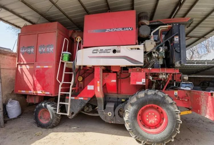 喬保磊:用中聯(lián)收獲花生機(jī)干兩個月活賺一年的錢 420.jpg