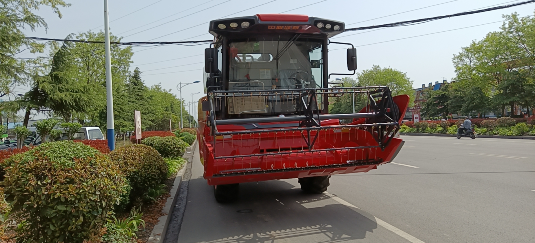 鄭州中聯(lián)新疆小麥機(jī)用戶——20年堅(jiān)守如一 427.png